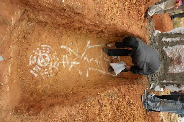 老坟动土有什么讲究(老坟动土有什么讲究和忌讳) 老坟动土有什么讲究(老坟动土有什么讲究和忌讳)