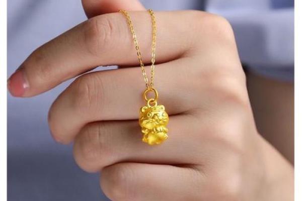 虎年本命年能戴黄金吗 属虎人适合佩戴的首饰 虎年本命年能戴黄金吗 属虎人适合佩戴的首饰