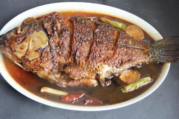 已婚女人梦见和别人一起吃鱼 已婚女人梦见和别人一起吃鱼