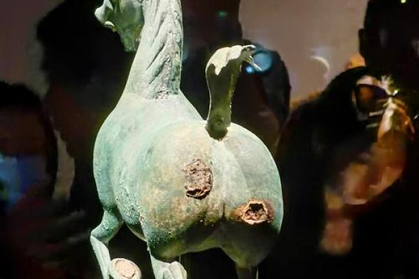 “马踏飞燕”打一准确动物生肖,马踏飞燕是什么生肖答案解释释义落实 “马踏飞燕”打一准确动物生肖,马踏飞燕是什么生肖答案解释释义落实