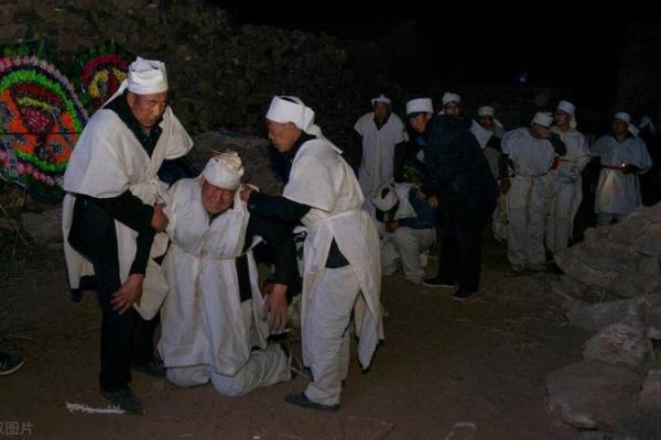 梦见办丧事的场面好多人 梦见办丧事的场面好多人