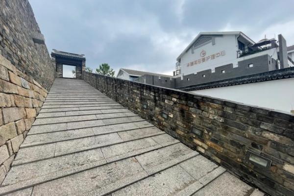 南天门上显红威指什么生肖(南天门上是神仙是什么生肖) 南天门上显红威指什么生肖(南天门上是神仙是什么生肖)