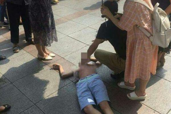 梦到儿子从高处摔下来是什么征兆啊 梦到儿子从高处摔下来是什么征兆啊